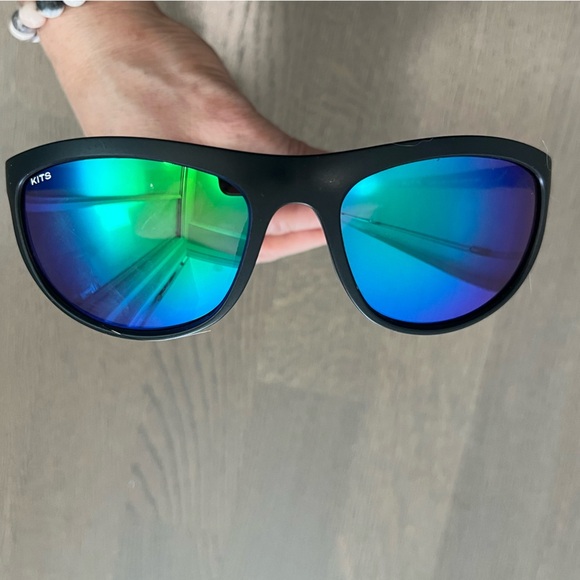 KITS The Pursuit Sunglasses. Black with reflective lenses. Gender Fluid NWOT - Picture 5 of 9